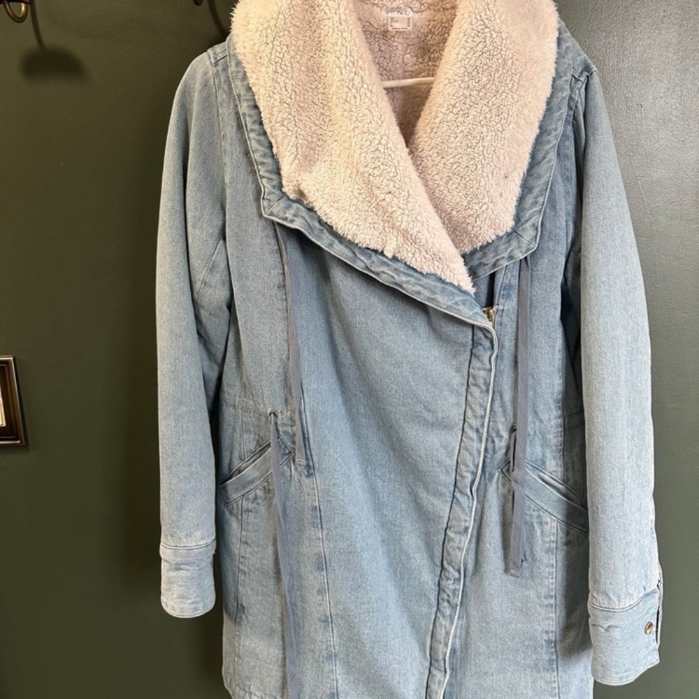 Sherpa Jean Jacket - Picture 2 of 5